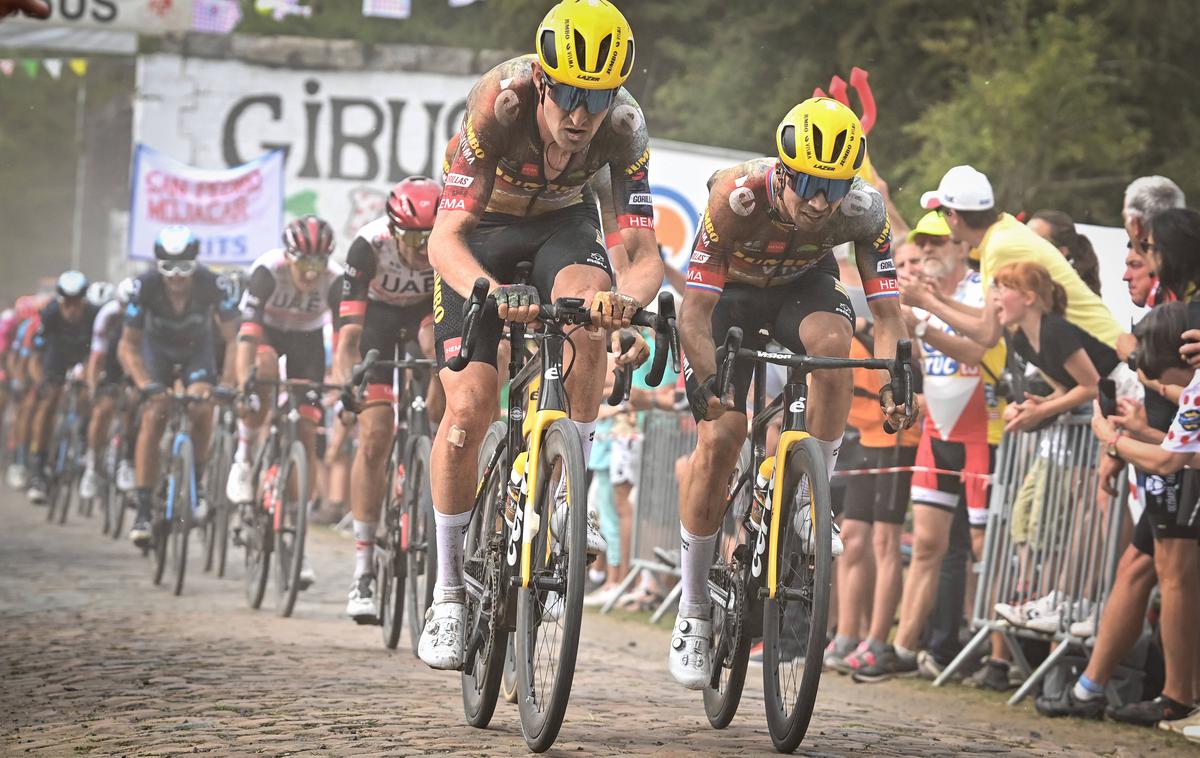 Tiesj Benoot Primož Roglič | Tiesj Benoot je letos stal ob strani Primožu Rogliču, Jonasu Vingegaardu in tudi Woutu van Aertu. | Foto Guliverimage