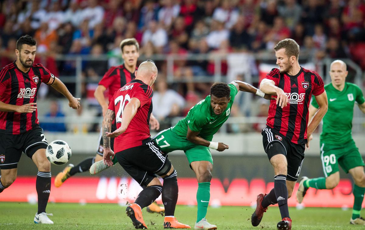 Spartak Trnava Olimpija | Issah Abass se poslavlja od Olimpije. Tekma v Trnavi naj bi bila njegova zadnja v majici Ljubljančanov. | Foto SPS/NK Olimpija Ljubljana