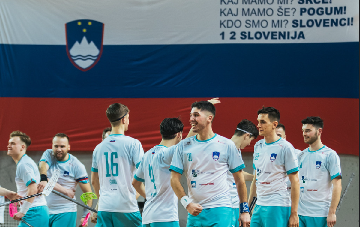 slovenska reprezentanca v floorballu | Slovenci so premagali Kanado, tako da se bodo borili za končno 13. mesto.  | Foto Matic Ritonja/IFF