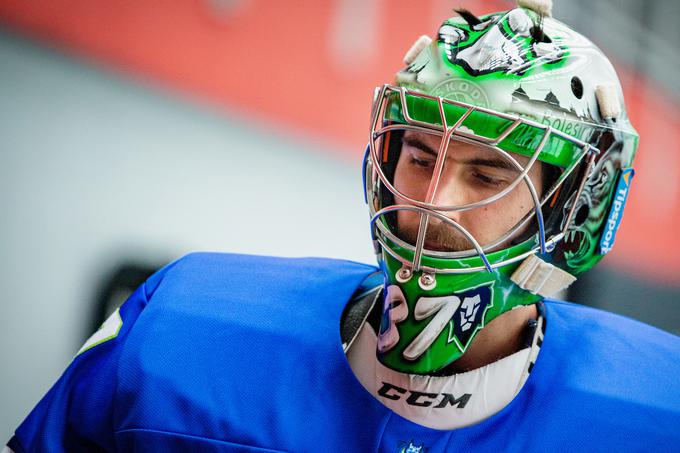 Gašper Krošelj je v četrtek odigral prvo pripravljalno tekmo na novo sezono in Mladi Boleslav do visoke zmage (8:2) pomagal s 26 obrambami. | Foto: Peter Podobnik/Sportida