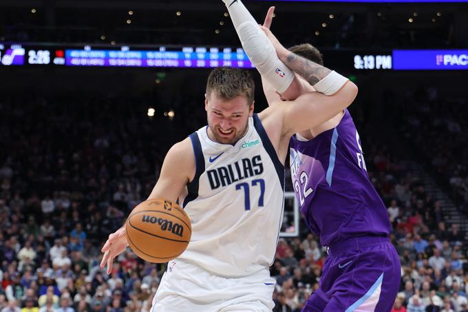 Luka Dončić je tekmo končal pri 37 točkah, 9 asistencah in 7 skokih. | Foto: Reuters