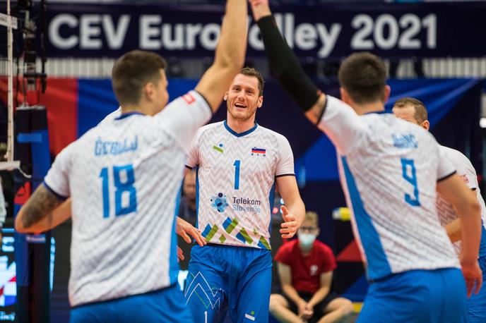 slovenska odbojkarska reprezentanca EP OStrava Belorusija | Slovenska odbojkarska reprezentanca je s 3:0 odpravila Belorusijo in pred torkovim obračunom z Bolgarijo skočila na drugo mesto. | Foto CEV