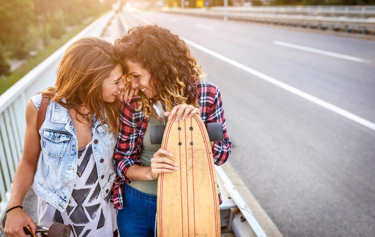 Prijateljici, ženski | Obogatite svoje življenje z manj in mu tako podarite veliko VEČ.  | Foto Thinkstock