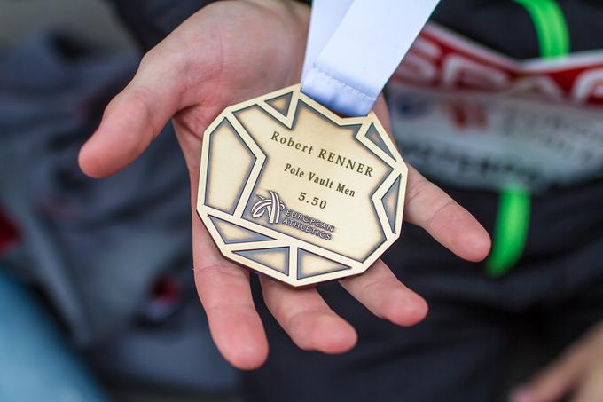 V medalje so vsakem dobitniku vgravirali ime, priimek, disciplino in dosežen rezultat. | Foto: Peter Kastelic