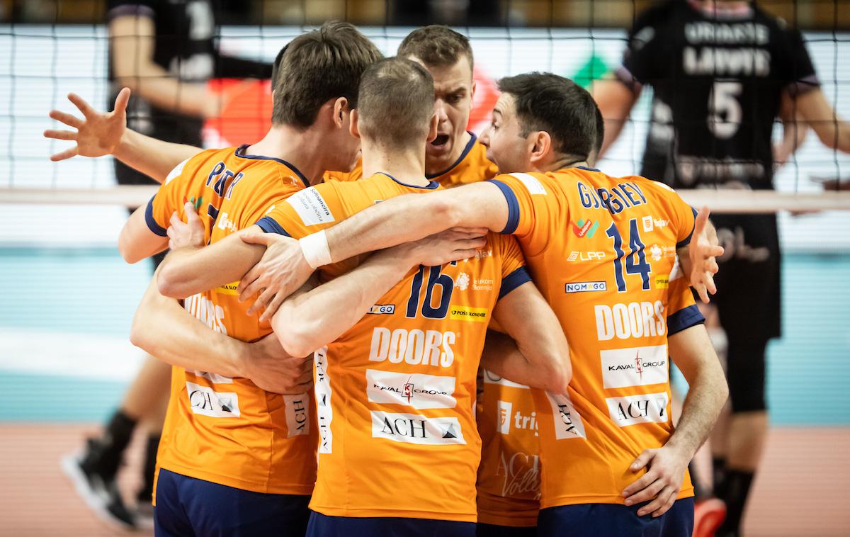 Pokal Challenge: ACH Volley - Narbonne | Odbojkarji ACH Volleyja so zanesljivo dobili derbi kroga. | Foto Vid Ponikvar