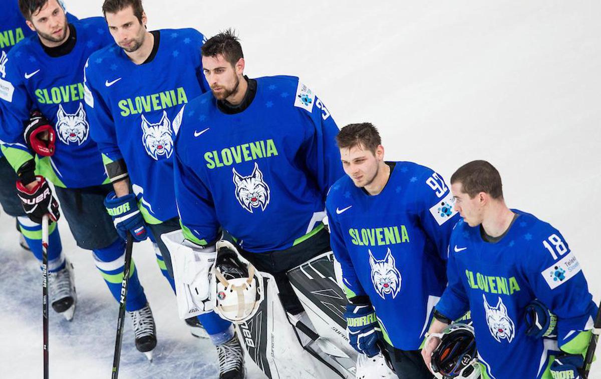 slovenska hokejska reprezentanca Gašper Krošelj | Od reprezentantov, ki so v lanski sezoni sodelovali na kateri od večjih akcij (olimpijske igre, svetovno prvenstvo), bosta v ligi EBEL igrala le dva: Anže Kuralt in Ken Ograjenšek (na fotografiji oba skrajno desno). | Foto Vid Ponikvar