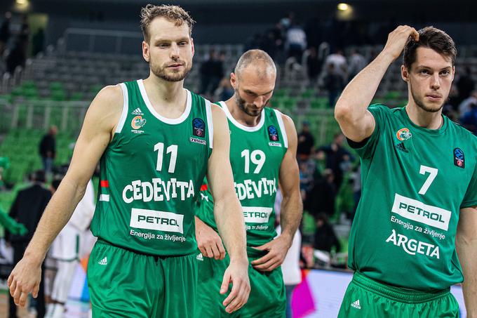 Košarkarji Cedevite Olimpije so bili v sredo v Franciji po porazu razočarani. Evropska sezona se je krog pred koncem skupinskega dela končala. | Foto: Grega Valančič/Sportida