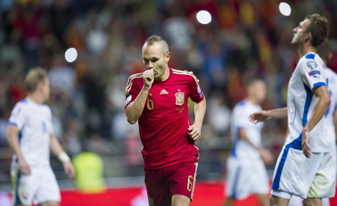 Andres Iniesta s Španijo naskakuje tretji naslov evropskega prvaka v nizu. | Foto: 