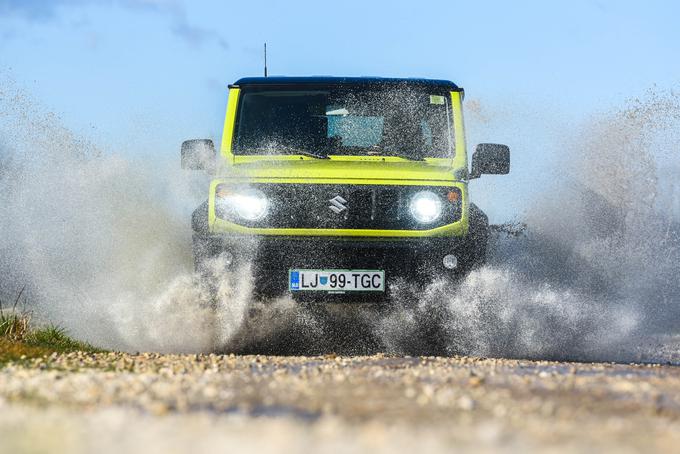 Suzuki je v Sloveniji sicer manjša avtomobilska znamka, ki pa je v zadnjih letih hitro rasla. | Foto: Gašper Pirman