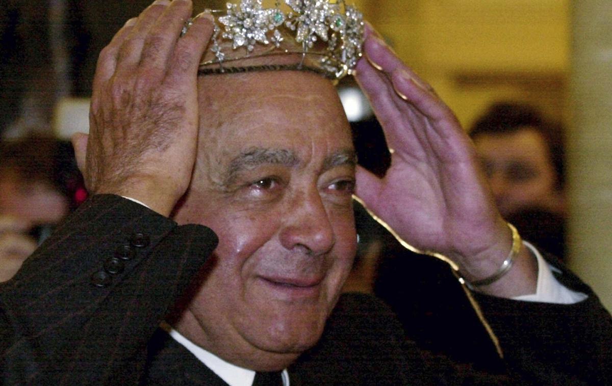 Mohamed Al Fayed | Mohamed Al Fayed leta 2001 v veleblagovnici Harrods. | Foto Guliverimage