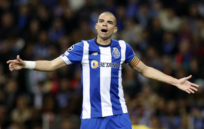 Tudi Pepe bi lahko podobno kot Ronaldo nastopil 26. marca v Ljubljani. | Foto: Reuters