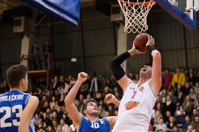 V živčni tekmi do zmage v sosedskem derbiju. | Foto: Urban Urbanc/Sportida