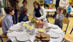 Vrtci in šole danes v znamenju tradicionalnega zajtrka