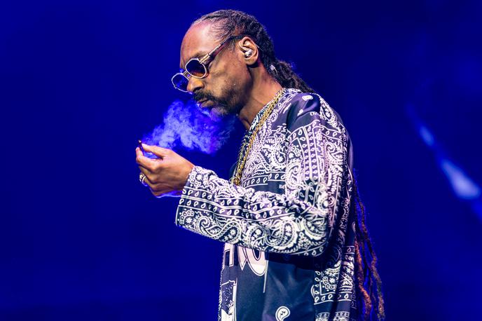 Snoop Dogg | Pred kratkim je Snoop Dogg v enem izmed intervjujev dejal, da ga, čeprav vsak dan kadi marihuano, ne skrbi za svoje zdravje, saj ga to ohranja mladega. | Foto Guliverimage