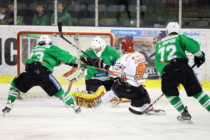 V rednem delu Alpske lige je predvidenih šest obračunov med Jesenicami in ljubljanskim moštvom. | Foto: Matic Klanšek Velej/Sportida