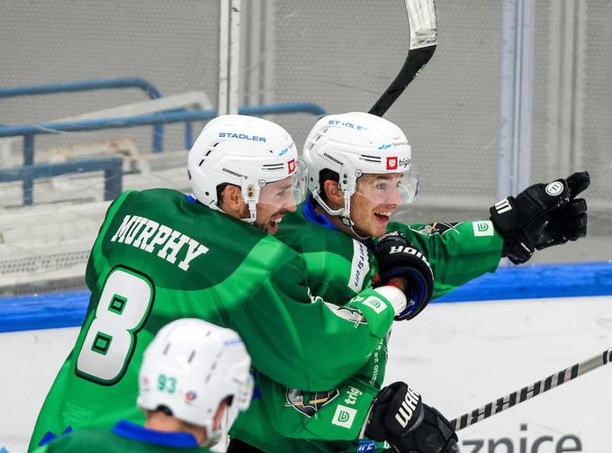 Wade Murphy in Guillaume Leclerc, člana udarnega napada, ki se je podpisal pod deset Olimpijinih golov. Francoz je najboljši strelec lige, skupaj s Kanadčanom sta tudi najboljša asistenta. | Foto: Morgan Kristan/Sportida