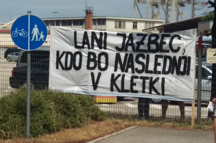 Protestni shod v Luki Koper | Foto STA