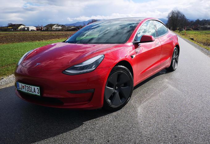 Prodaja tesle model 3 je upadla, a to je še vedno drugi najbolje prodajani električni avtomobil v Evropi. 
 | Foto: Gregor Pavšič