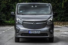 Opel vivaro touring