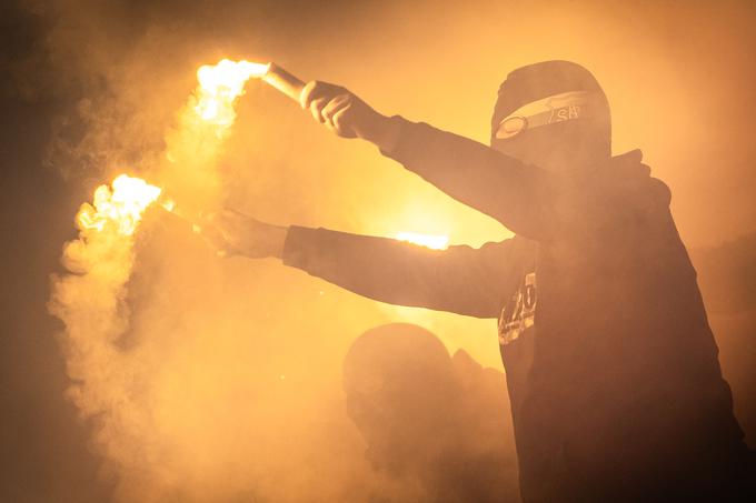 Navijači Maribora so se na koncu vendarle veselili novih treh točk. | Foto: Jure Banfi/alesfevzer.com