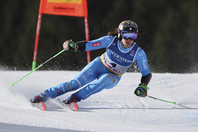 Federica Brignone | Federica Brignone je najbolje opravila s prvo progo, na kateri so bile zaradi močnega sonca iz minute v minuto slabše razmere, in zanesljivo vodi. | Foto Guliverimage