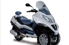 Piaggio MP3 hybrid