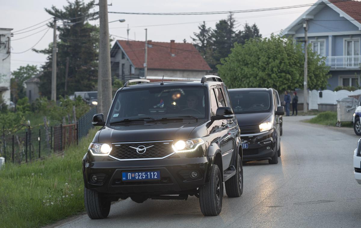 policija, Srbija | Policija je v počitniški hiši 21-letnika našla več kosov strelnega orožja in strelivo, na njegovem domu pa tudi ročne bombe in avtomatsko puško. | Foto Guliverimage