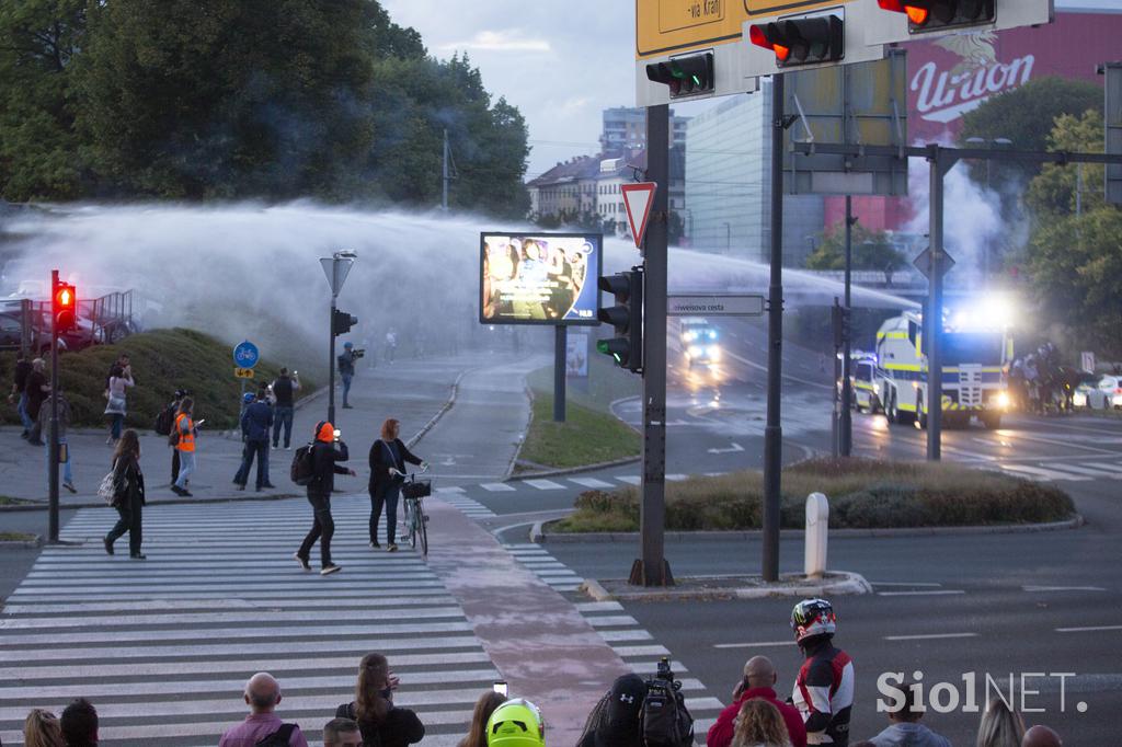 Protesti torek, 5.10.2021