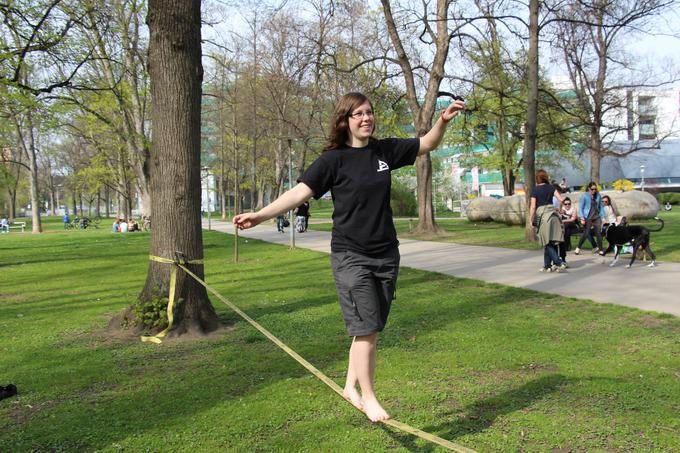 Najnovejša sprostitev - slackline. | Foto: osebni arhiv/Lana Kokl