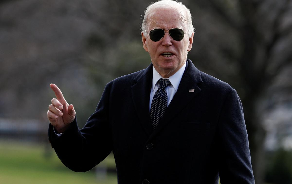 Joe Biden | "Pravica do nesoglasja je bistvena za demokracijo, vendar pa protestniki ne morejo ovirati pravic drugih. Gre za poštenost in za to, kar je prav. Na kampusih ne sme biti prostora za antisemitizem, islamofobijo, grožnje in rasizem. Vem, da imajo ljudje močna prepričanja in spoštujem to pravico, vendar vse ne more biti dovoljeno. Vedno bom branil svobodo govora, vendar tudi vladavino prava," je dejal predsednik ZDA. | Foto Reuters