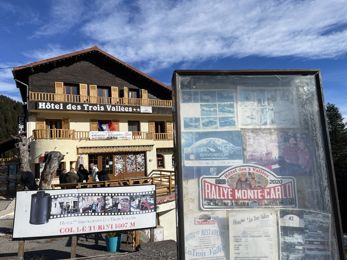 Hotel na prelazu Col de Turini je pravi magnet za reli nostalgike. | Foto: Gregor Pavšič