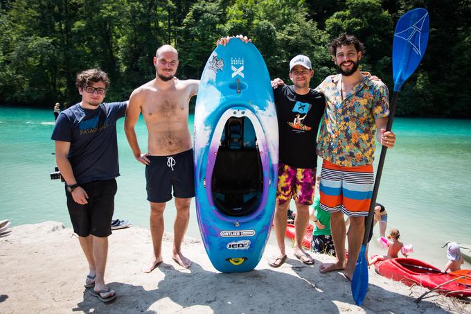 Del ekipe Balkan River Tour. Od leve proti desni: fotograf Jan Pirnat, snovalec celotne grafične podobe projekta Dalibor Kazija, snemalec Rožle Bregar in pobudnik projekta Rok Rozman. | Foto: 