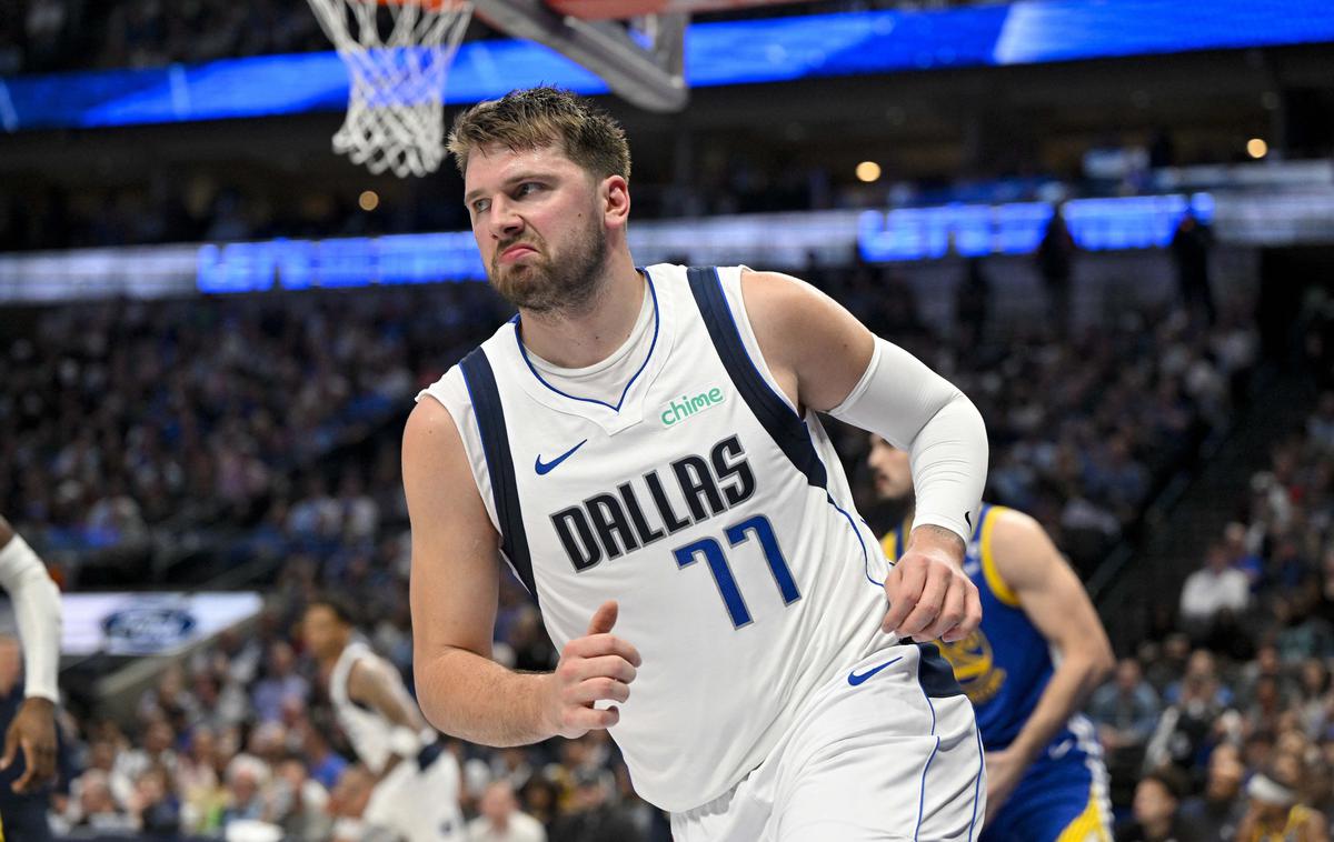 Luka Dončić | Luka Dončić je z Dallas Maverics v zadnjem obdobju vroč. V naslednjih dneh ga čakata dve težki preizkušnji s Sacramento Kings, ki bosta najverjetneje odločali tudi o neposredni uvrstitvi v končnico. | Foto Reuters