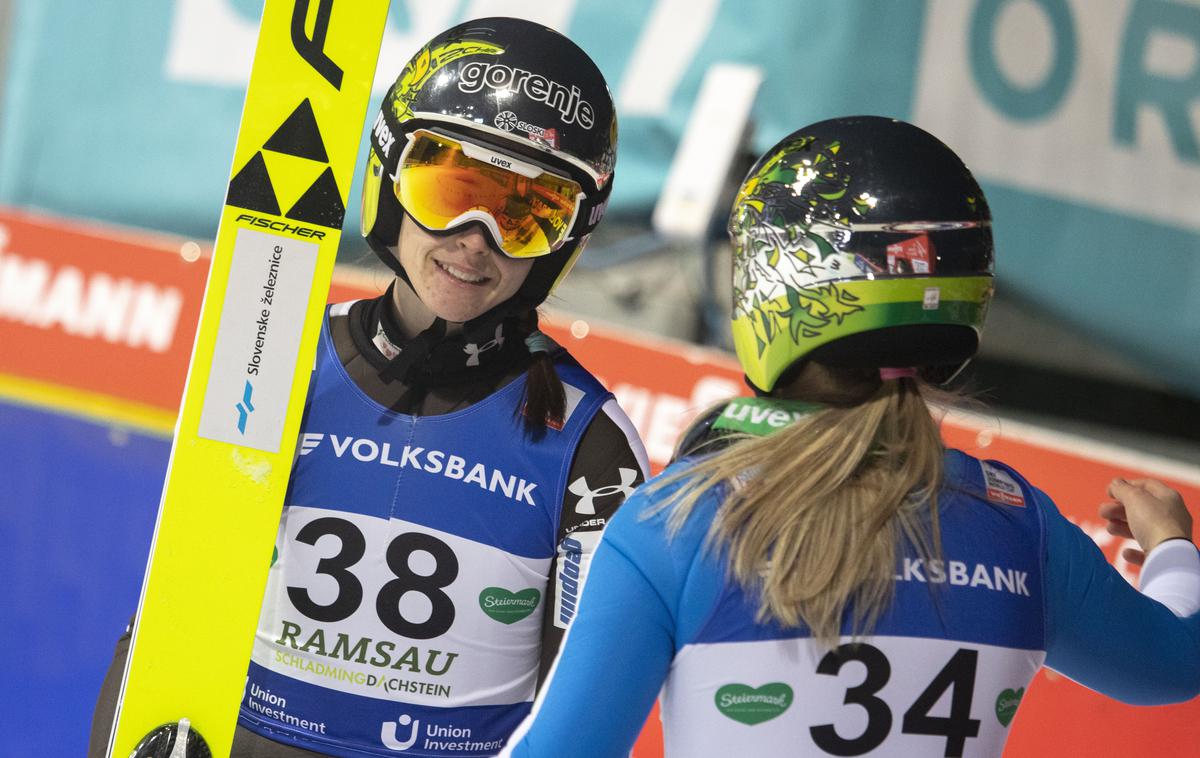 Urša Bogataj | Urša Bogataj in Nika Križnar sta poskrbeli za dvojno slovensko slavje. | Foto Guliverimage