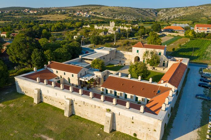 Hotel Maškovića Han | Hotel bo deloval vse leto, načrtujejo pa številne zanimive dogodke, različne tematske večere, koncerte, izobraževalne delavnice in poroke. | Foto Shutterstock