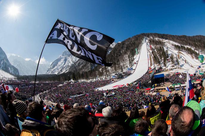 Planica navijači | Planiški praznik se bo začel v lepem vremenu, v soboto in nedeljo pa se napoveduje poslabšanje, tudi nekaj snega pričakujejo meteorologi. | Foto Vid Ponikvar