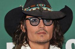 Johnny Depp se utaplja v alkoholu