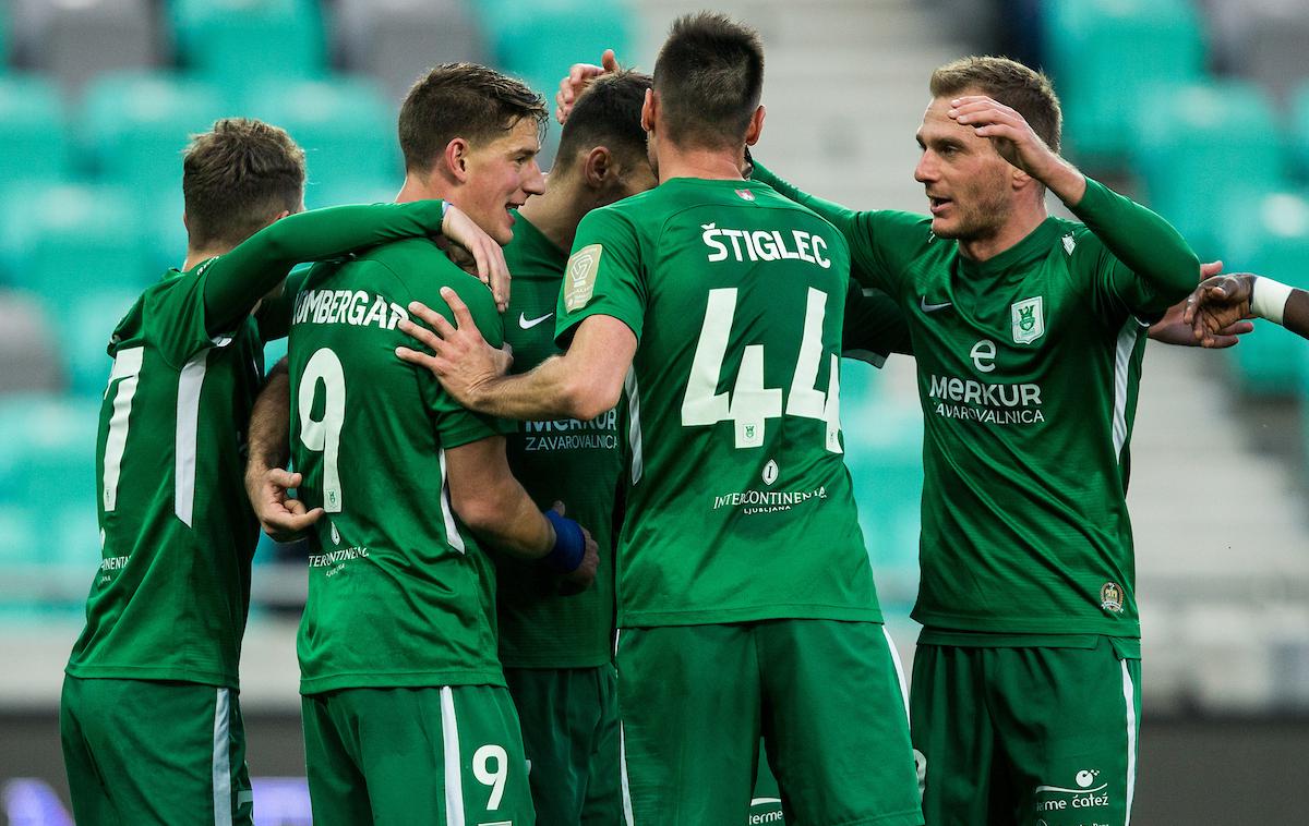 NK Olimpija NK Triglav | Olimpiji je pot do treh točk z golom v prvem polčasu utrl Rok Kronaveter. | Foto Vid Ponikvar