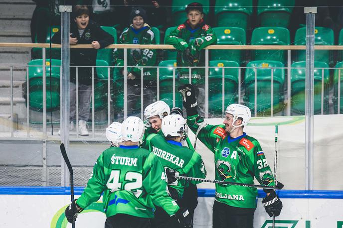 HK SŽ Olimpija : HDD Jesenice finale DP 1. tekma | Hokejisti Olimpije so na prvi tekmi finala zmagali s 4:1. | Foto Grega Valančič/Sportida