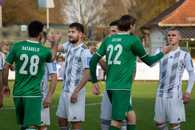 Krško bo v nedeljo v derbiju začelja gostilo Triglav iz Kranja. | Foto: Blaž Weindorfer / Sportida