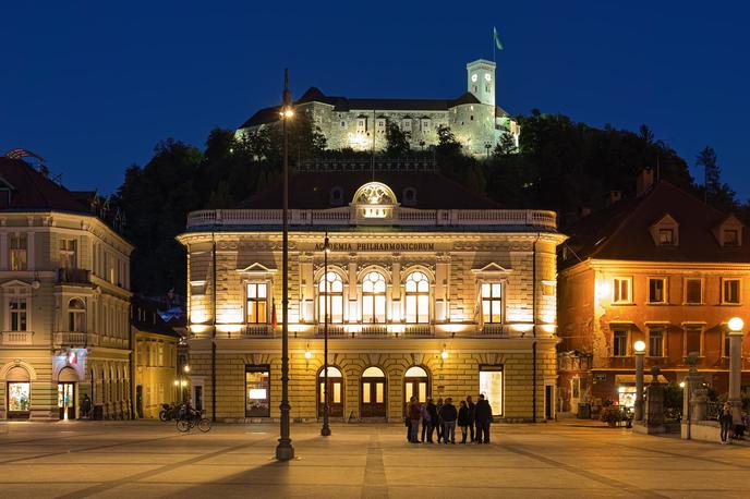 Kongresni trg, Ljubljana | Zagorelo je v garažni hiši pod Kongresnim trgom.  | Foto Shutterstock