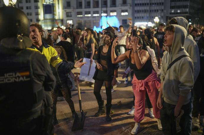 Španija poplave | Protestniki v Valencii so zahtevali odstop predsednika pokrajine Carlosa Mazona, ki so ga označili za morilca. | Foto Guliverimage