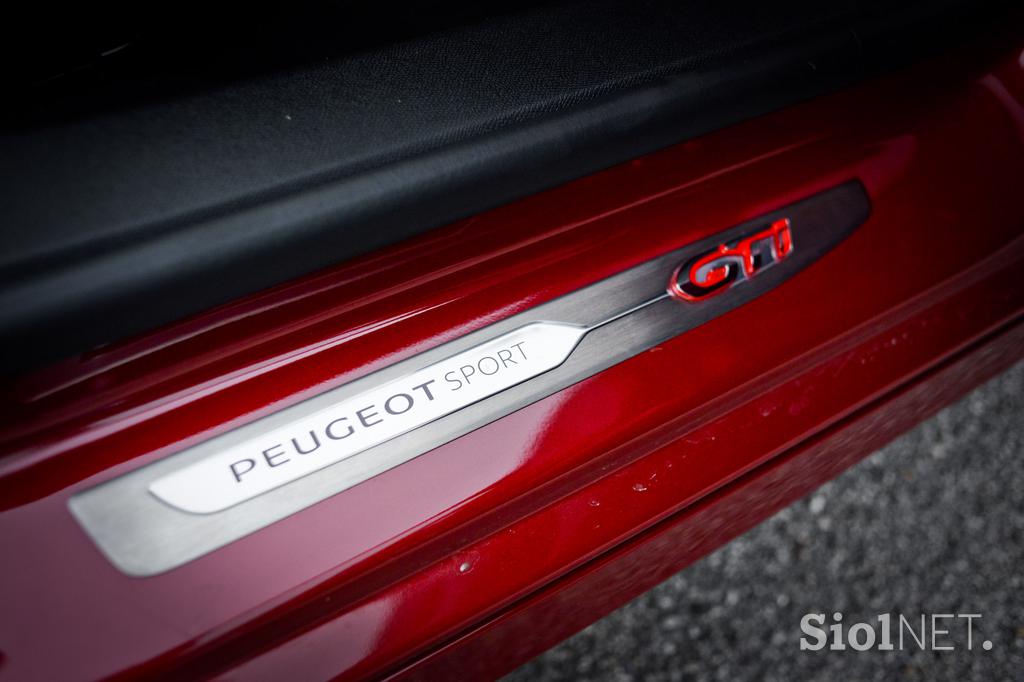 Peugeot 308 GTi - fotogalerija testnega vozila