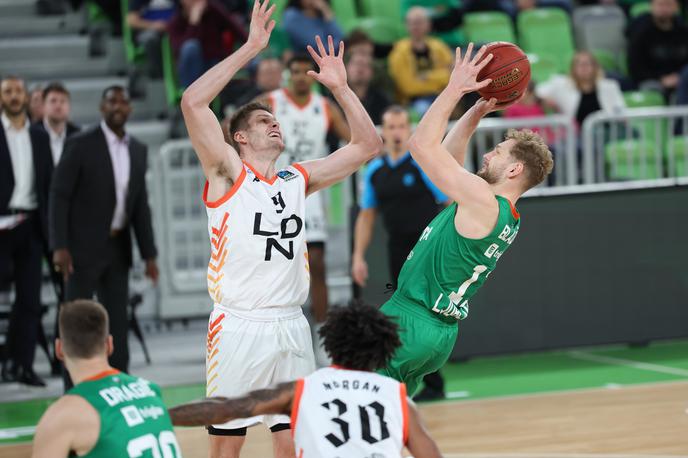 Cedevita Olimpija London Lions Jaka Blažič | Jaka Blažič je samo v tretji četrtini zadel kar pet trojk. Do konca je dal 28 točk. | Foto www.alesfevzer.com