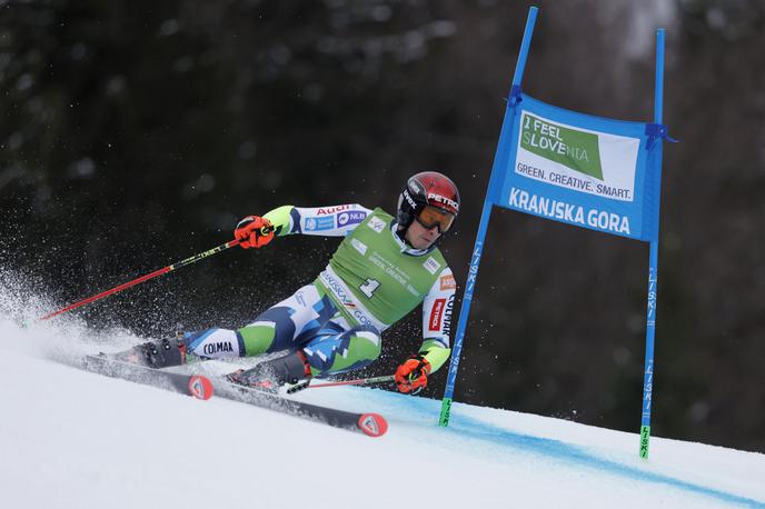 Žan Kranjec Kranjska Gora 2025 | Žan Kranjec se zaveda, da bo v drugi vožnji moral smučati bolj tvegano. | Foto Reuters