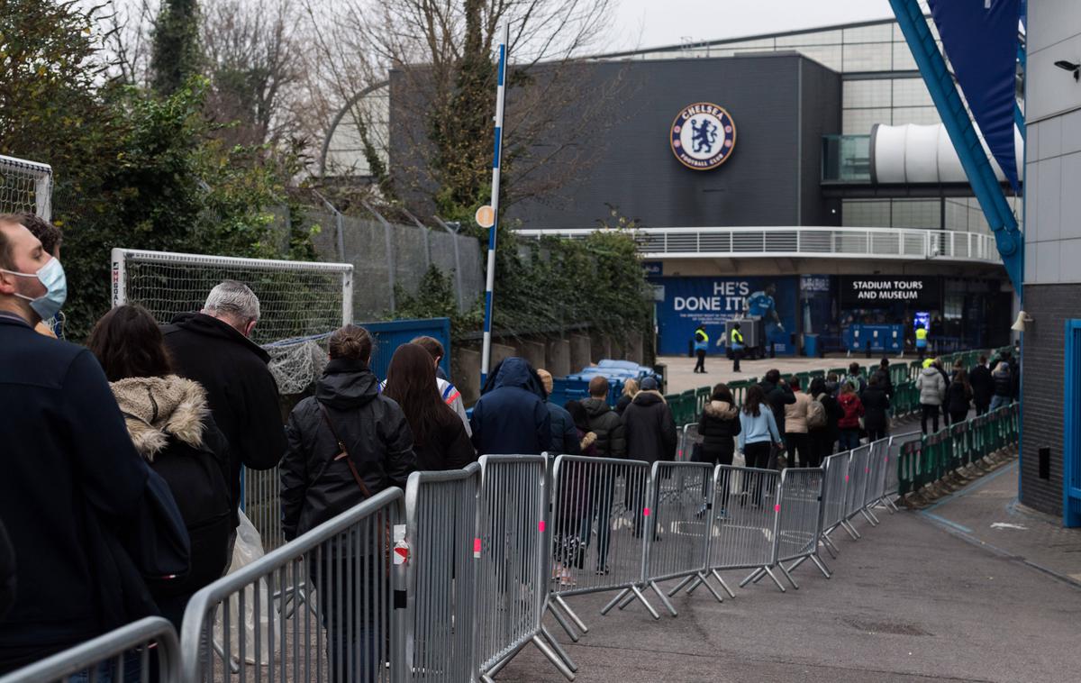 Stamford Bridge | Stamford Bridge v minuli sezoni ni sprejel navijačev, zdaj jih ponovno. | Foto Guliver Image