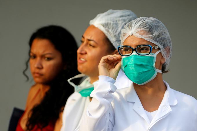 Podatki, da se koronavirus širi tudi na južni polobli (med drugim tudi na jugu Brazilije), kjer je zdaj poletje, ne obetajo, da se bo na severni polobli širjenje virusa ustavilo, ko bo prišlo toplejše vreme. | Foto: Reuters