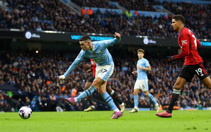 Phil Foden je za preobrat na mestnem derbiju v drugem polčasu zabil dva gola. | Foto: Reuters