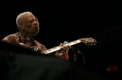 Umrl je B. B. King (video)