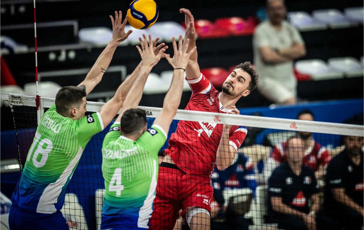 slovenska odbojkarska reprezentanca : Francija, liga narodov | Slovenski odbojkarji so dosegli novo zmago v ligi narodov, s 3:1 so premagali olimpijske prvake Francoze. | Foto VolleyballWorld